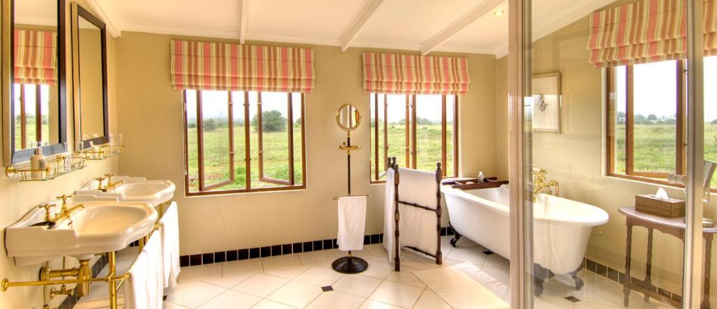 Riverbend Lodge อัดโด ภายนอก รูปภาพ