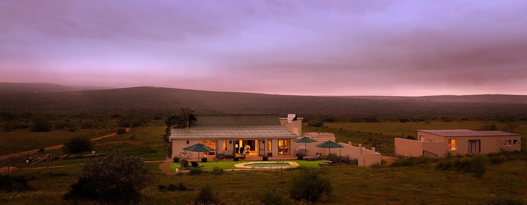 Riverbend Lodge อัดโด ภายนอก รูปภาพ