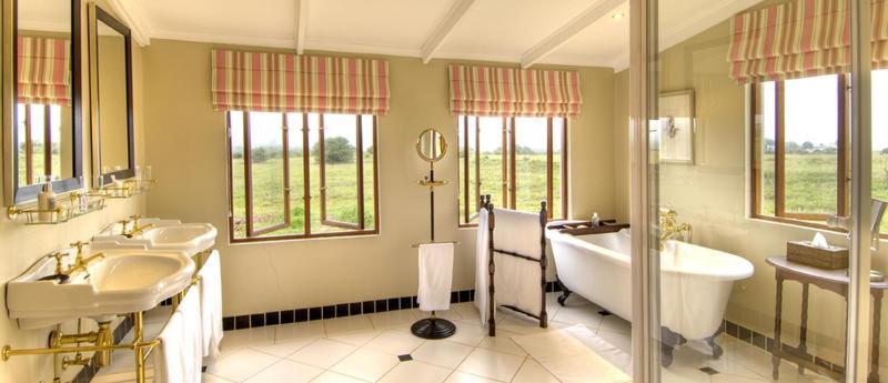 Riverbend Lodge อัดโด ภายนอก รูปภาพ